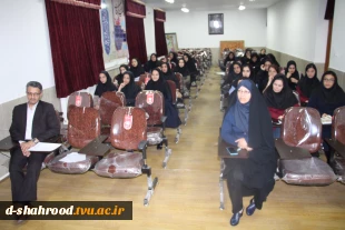 جلسه توجیهی دانشجویان جدید الورود نیمسال اول 98-97  5