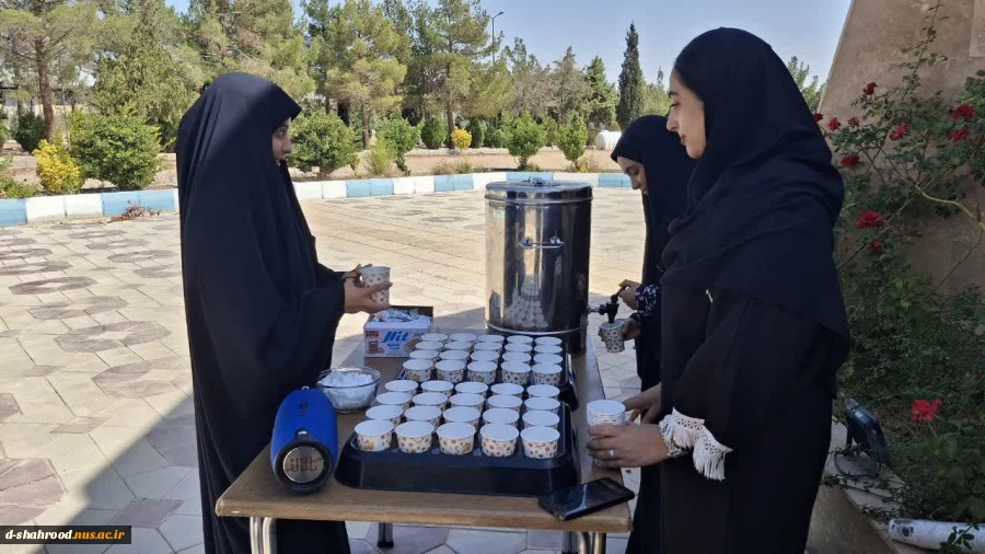 بسم رب الشهداء و الصدیقین وَلَا تَحْسَبَنَّ الَّذِینَ قُتِلُوا فِی سَبِیلِ اللَّهِ 2
