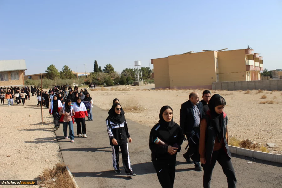 برگزاری مسابقات بومی، محلی و همگانی به مناسبت گرامیداشت هفته تربیت بدنی و علوم ورزشی در دانشکده ملی مهارت دختران شاهرود 12