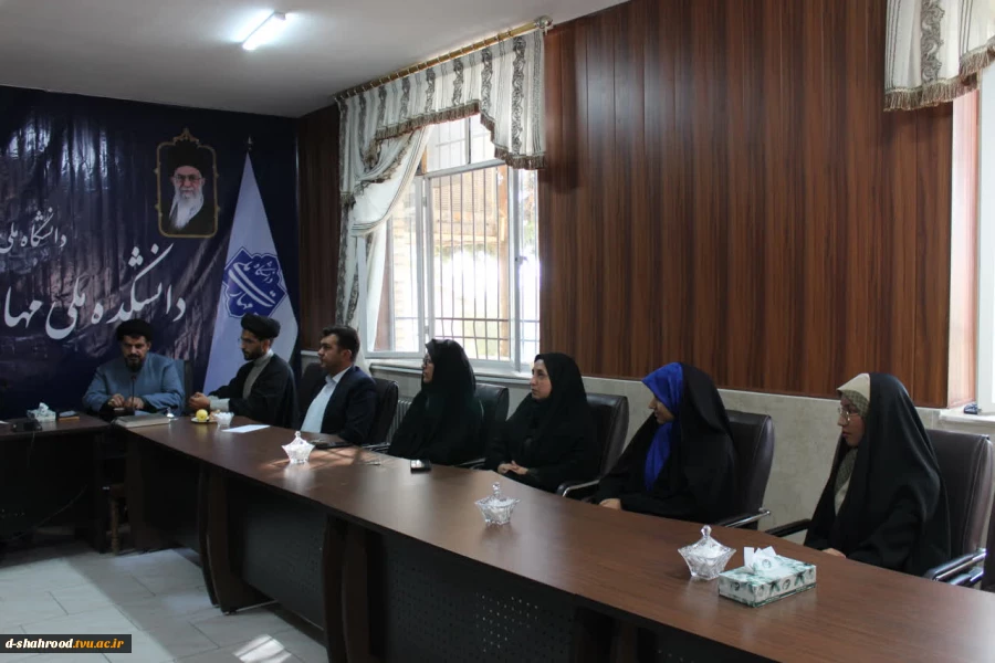 برگزاری جلسه هیئت رئیسه دانشگاه ملی مهارت استان سمنان با فعالین فرهنگی، قرآنی، تشکل‌ها و کانون‌های دانشکده ملی مهارت دختران شاهرود 4