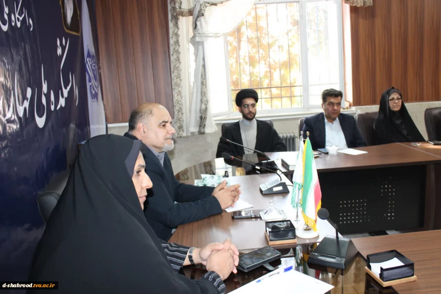 برگزاری جلسه هیئت رئیسه دانشگاه ملی مهارت استان سمنان با فعالین فرهنگی، قرآنی، تشکل‌ها و کانون‌های دانشکده ملی مهارت دختران شاهرود 12