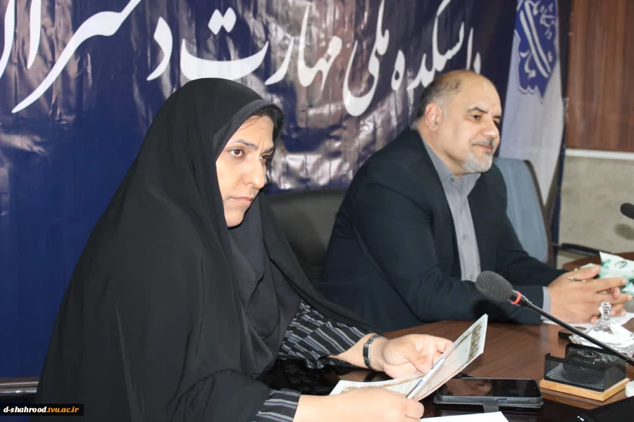 برگزاری جلسه هیئت رئیسه دانشگاه ملی مهارت استان سمنان با فعالین فرهنگی، قرآنی، تشکل‌ها و کانون‌های دانشکده ملی مهارت دختران شاهرود 13