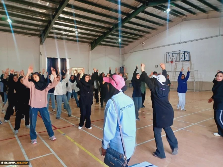 برگزاری مسابقات بومی، محلی و همگانی به مناسبت گرامیداشت هفته تربیت بدنی و علوم ورزشی در دانشکده ملی مهارت دختران شاهرود 30