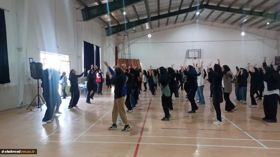 برگزاری مسابقات بومی، محلی و همگانی به مناسبت گرامیداشت هفته تربیت بدنی و علوم ورزشی در دانشکده ملی مهارت دختران شاهرود 35