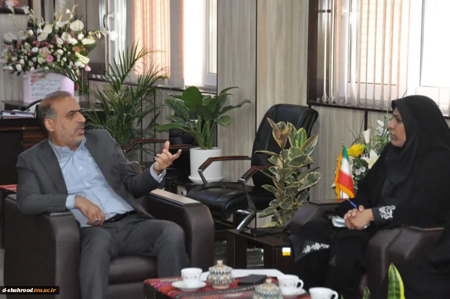 دیدار رئیس دانشکده ملی مهارت دختران شاهرود با معاون استاندار و فرماندار ویژه شهرستان شاهرود 2