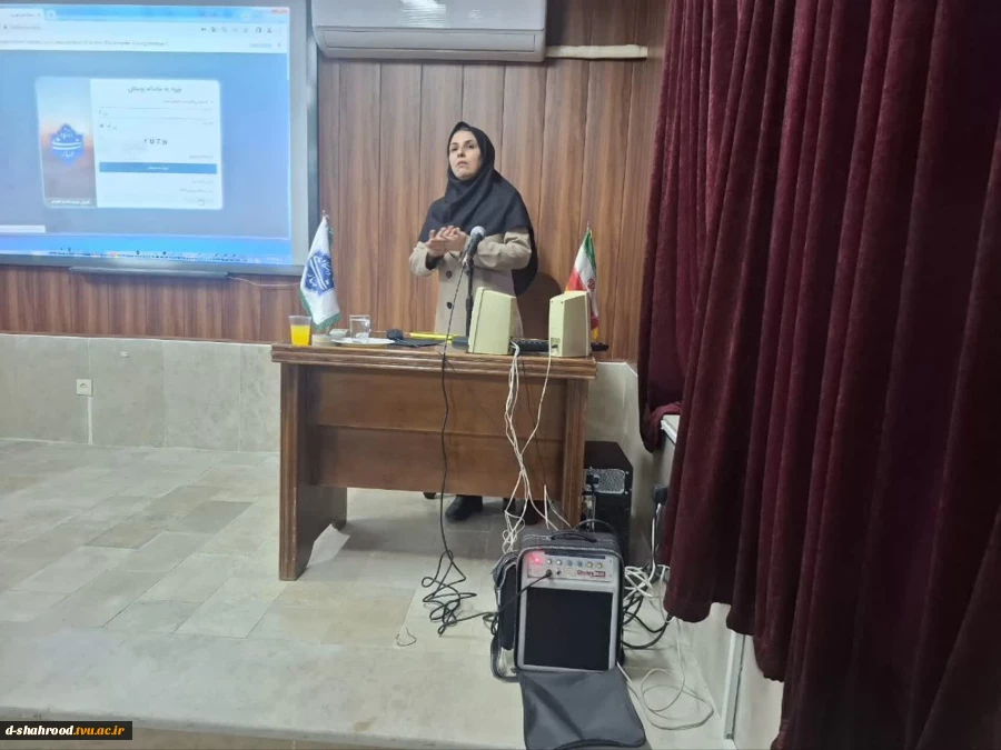 برگزاری جلسه توجیهی دانشجویان جدید الورود گروه برق و کامپیوتر  ورودی مهر ۱۴۰۴  دانشکده ملی مهارت دختران شاهرود  10