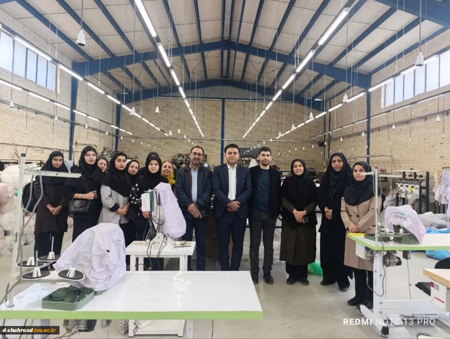 بازدید رئیس دانشکده ملی مهارت دختران شاهرود از شرکت صنعتی دیناز با هدف تقویت ارتباط دانشگاه و صنعت 5