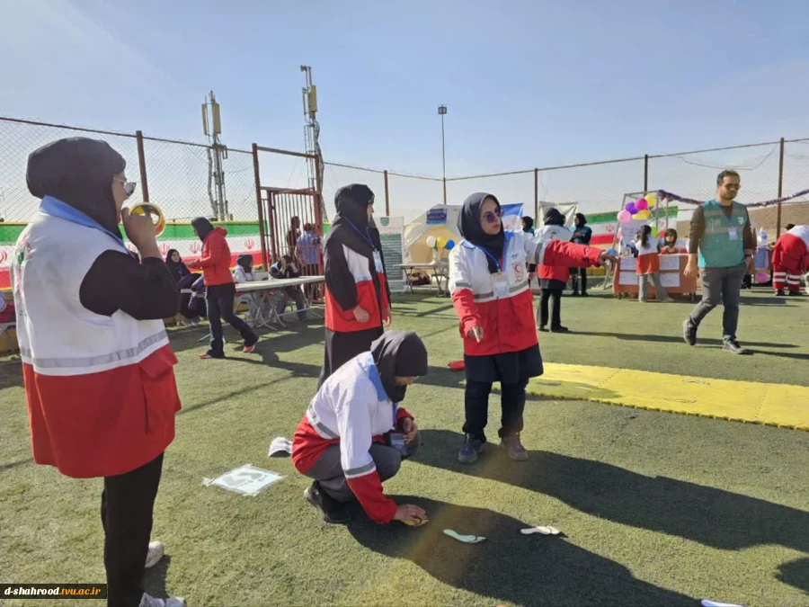 حضور خانم زهرا ربانی دبیر کانون هلال احمر دانشکده در نشست دبیران کانون های چهارگانه دانشجویی استان سمنان 2