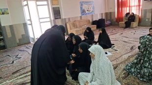 به مناسبت هفته‌ی قرآن و عترت برگزار گردید . 4