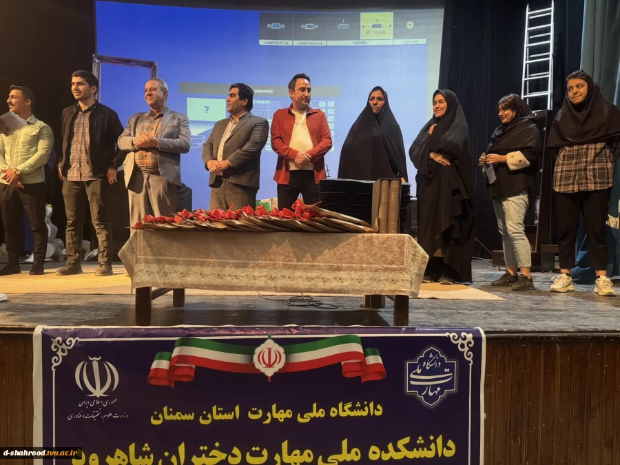 برگزاری گردهمایی و تجلیل از دانشجویان، اساتید و کارآفرینان برتر گروه هنر دانشکده ملی مهارت دختران شاهرود 7