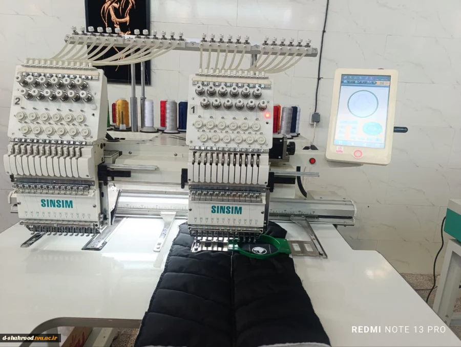 بازدید رئیس دانشکده ملی مهارت دختران شاهرود از شرکت صنعتی دیناز با هدف تقویت ارتباط دانشگاه و صنعت 12