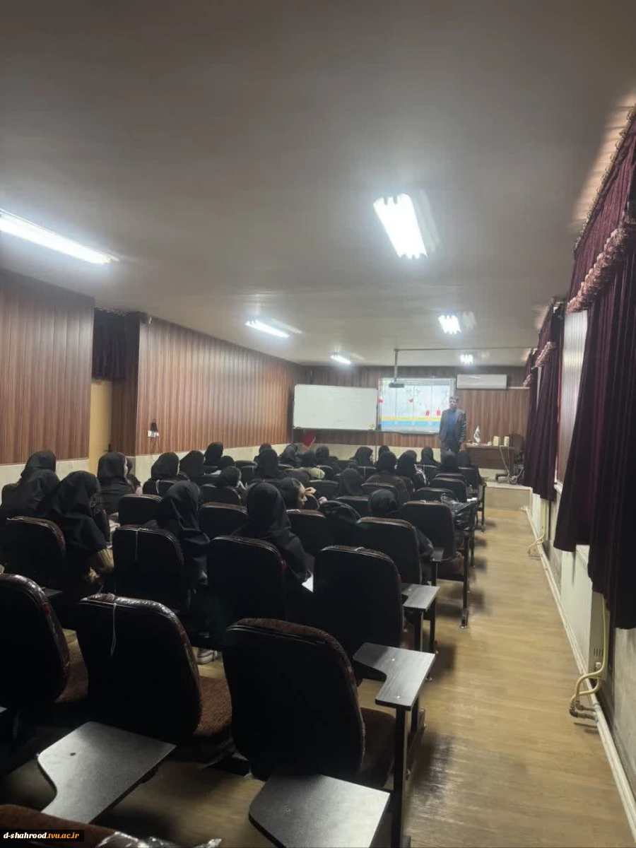 برگزاری کارگاه ارگونومی و ایمنی در محیط کار به مناسبت هفته جهانی کارآفرینی 8