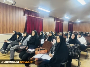 برگزاری کارگاه اصول و فنون مذاکره در دانشکده دختران شاهرود به مناسبت هفته جهانی کار آفرینی 7