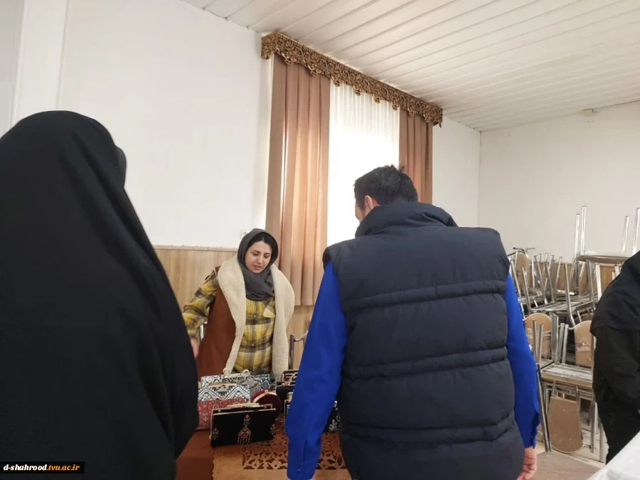 بازدید جمعی از کارآفرینان برتر حوزه پوشاک از دانشکده ملی مهارت دختران شاهرود به مناسبت هفته کارآفرینی 2