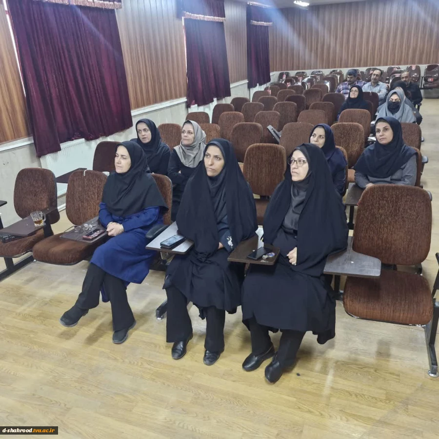 کارگاه آموزشی زندگی برای دیگران با تدریس جناب آقای دکتر شیبانی 7