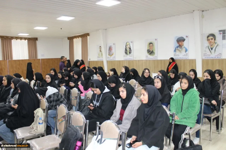 برگزاری یادواره شهید گمنام و مراسم شهادت حضرت فاطمه زهرا (س) در دانشکده ملی مهارت دختران شاهرود 11