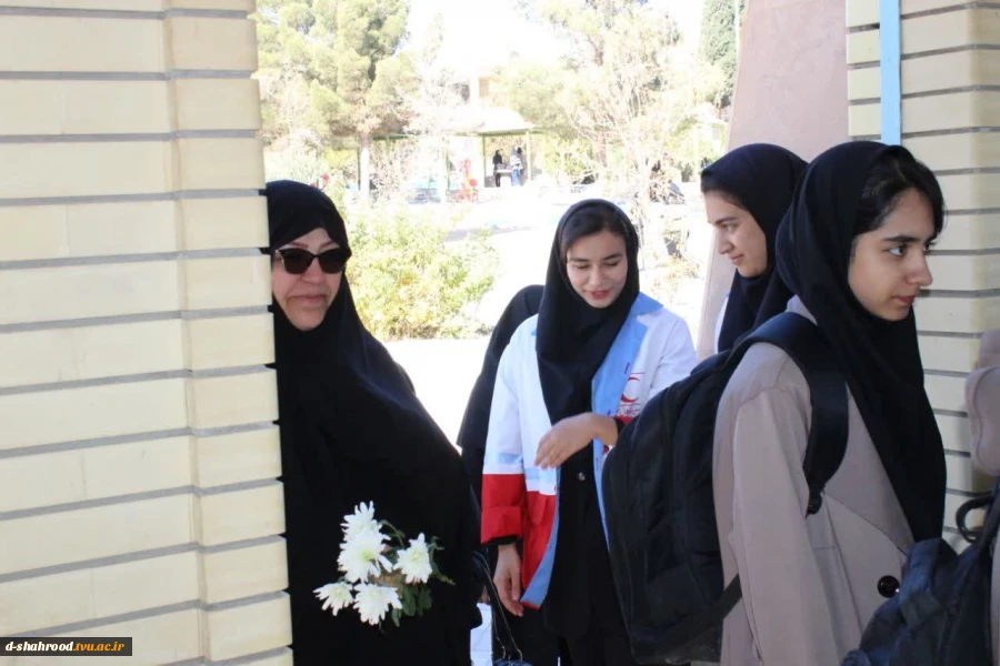 برگزاری یادواره شهید گمنام و مراسم شهادت حضرت فاطمه زهرا (س) در دانشکده ملی مهارت دختران شاهرود 3