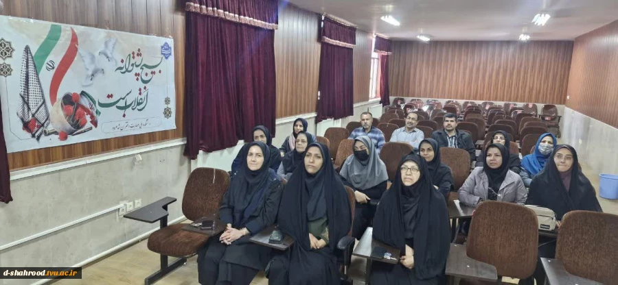 نشست اساتید بسیجی، همزمان با سراسر کشور در هفته بسیج 3