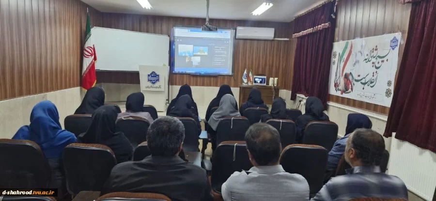 نشست اساتید بسیجی، همزمان با سراسر کشور در هفته بسیج 5