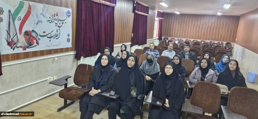 نشست اساتید بسیجی، همزمان با سراسر کشور در هفته بسیج 7