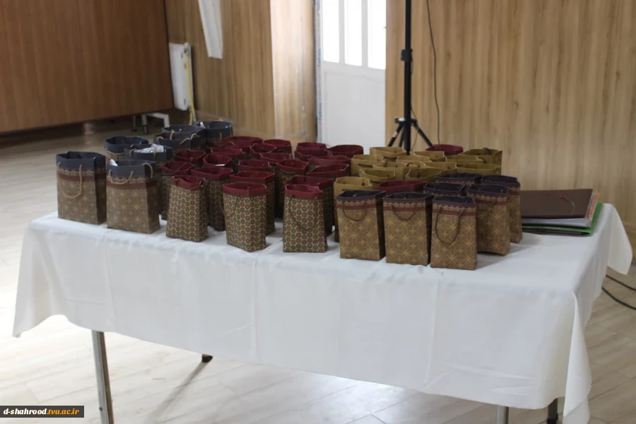 برگزاری مراسم گرامیداشت ۱۶ آذر روز دانشجو در دانشکده ملی مهارت دختران شاهرود 10