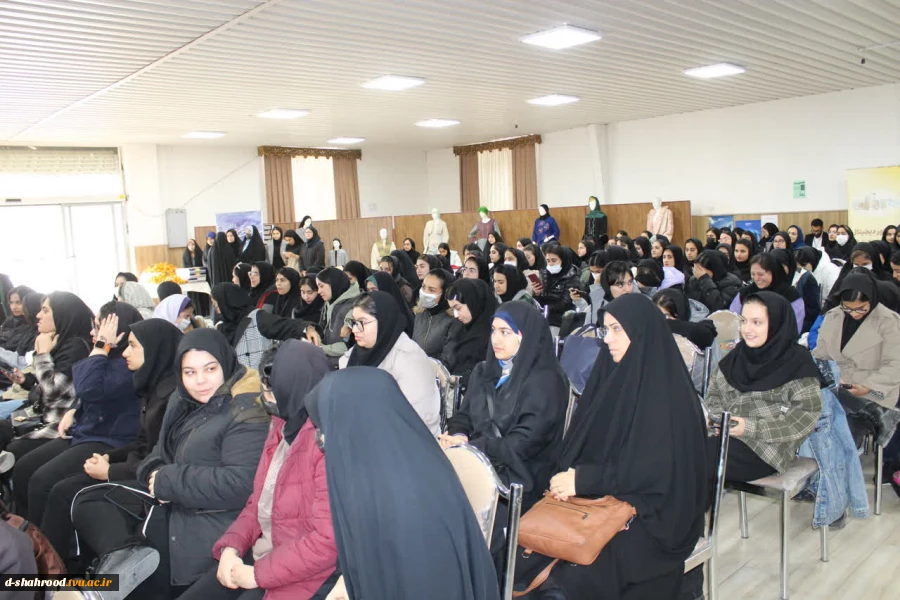 برگزاری مراسم گرامیداشت ۱۶ آذر روز دانشجو در دانشکده ملی مهارت دختران شاهرود 12