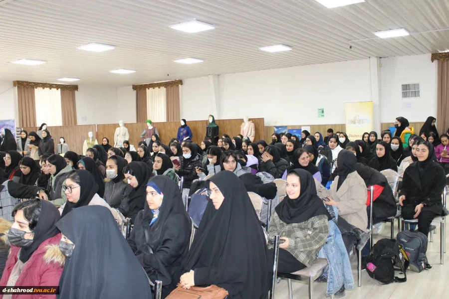 برگزاری مراسم گرامیداشت ۱۶ آذر روز دانشجو در دانشکده ملی مهارت دختران شاهرود 13