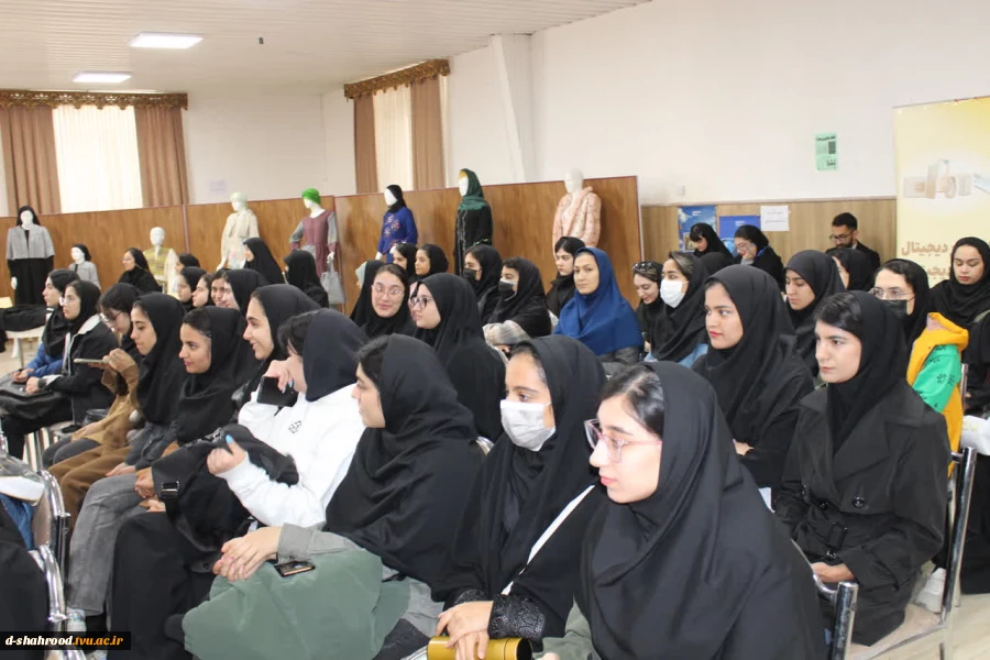 برگزاری مراسم گرامیداشت ۱۶ آذر روز دانشجو در دانشکده ملی مهارت دختران شاهرود 15