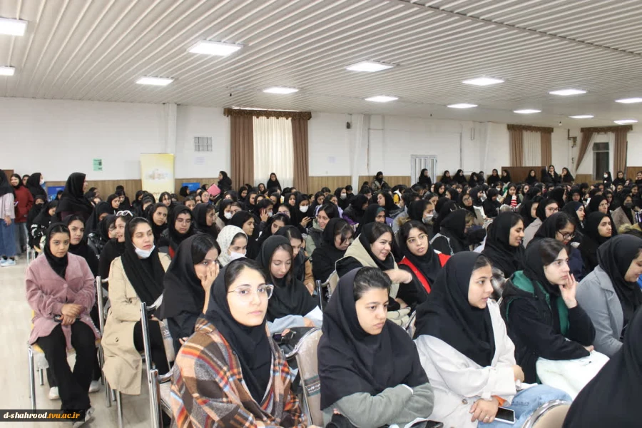 برگزاری مراسم گرامیداشت ۱۶ آذر روز دانشجو در دانشکده ملی مهارت دختران شاهرود 17