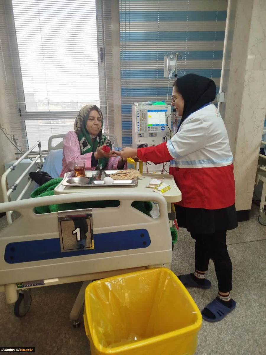 حضور اعضای کانون هلال احمر و کانون همیاران سلامت دانشکده ملی مهارت دختران شاهرود در مرکز درمانگاهی تخصصی همودیالیز رضویان 3