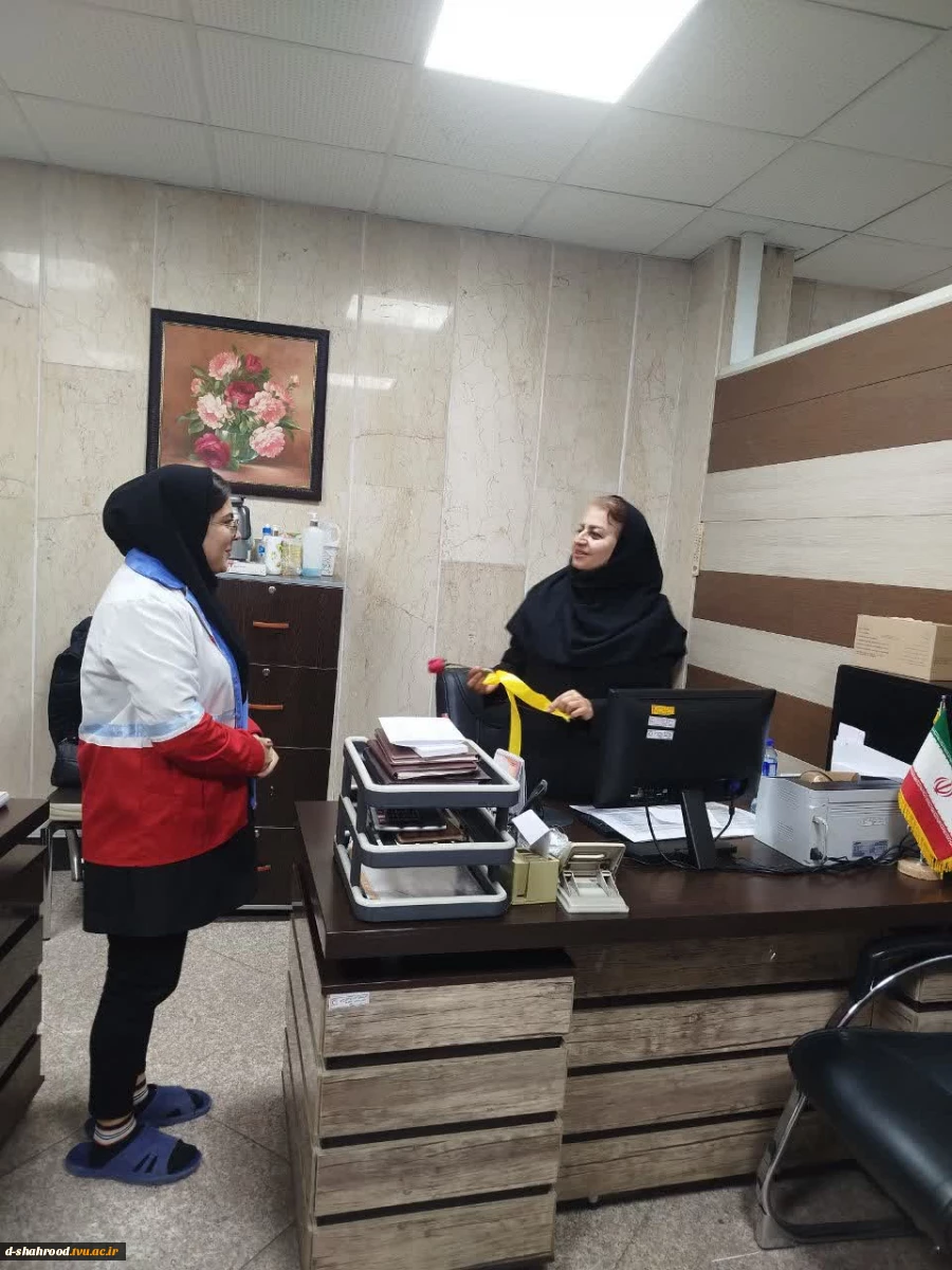 حضور اعضای کانون هلال احمر و کانون همیاران سلامت دانشکده ملی مهارت دختران شاهرود در مرکز درمانگاهی تخصصی همودیالیز رضویان 5