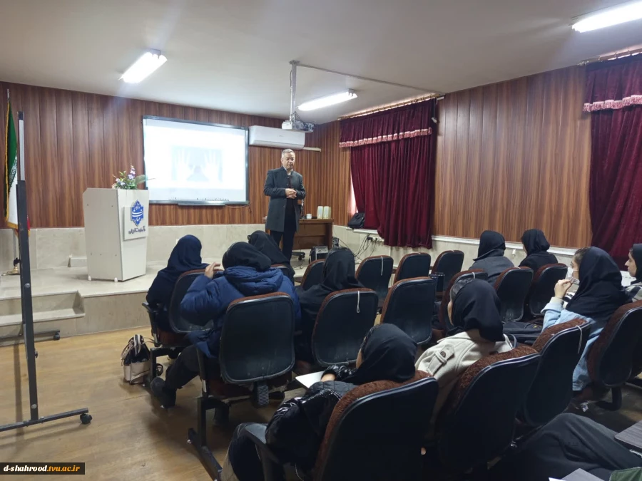 برگزاری نشست علمی تحت عنوان "قدرت کنجکاوی در جهان امروز" 4