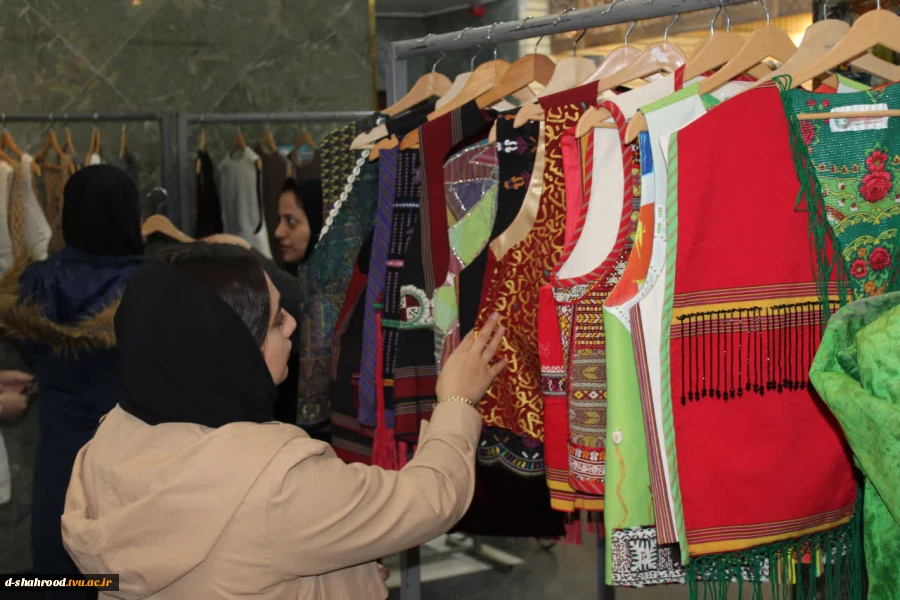 حضور دانشجویان دانشکده ملی مهارت دختران شاهرود در نخستین رویداد ملی «جلیقه ایرانی» 7