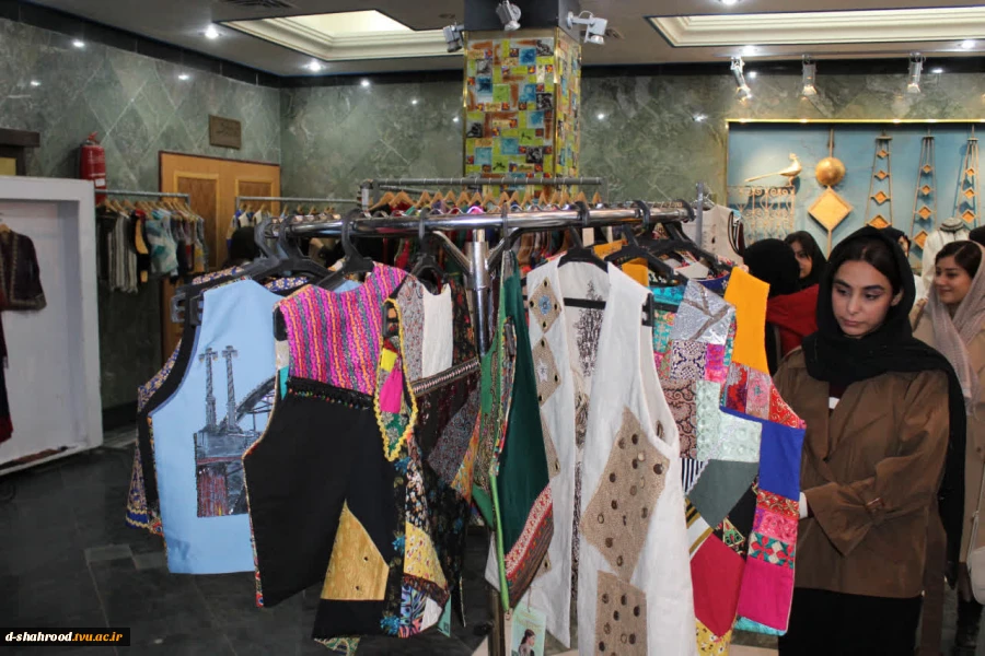 حضور دانشجویان دانشکده ملی مهارت دختران شاهرود در نخستین رویداد ملی «جلیقه ایرانی» 15