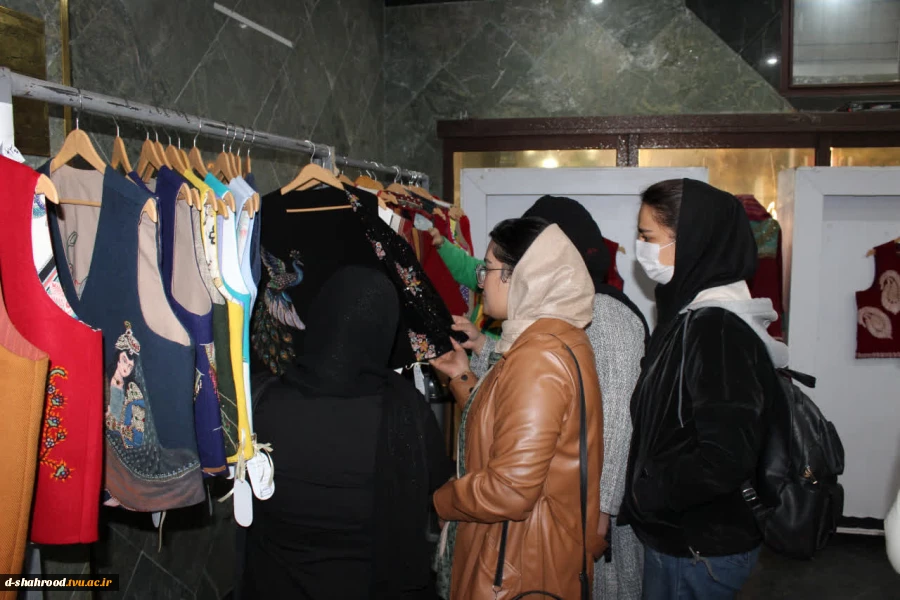 حضور دانشجویان دانشکده ملی مهارت دختران شاهرود در نخستین رویداد ملی «جلیقه ایرانی» 17