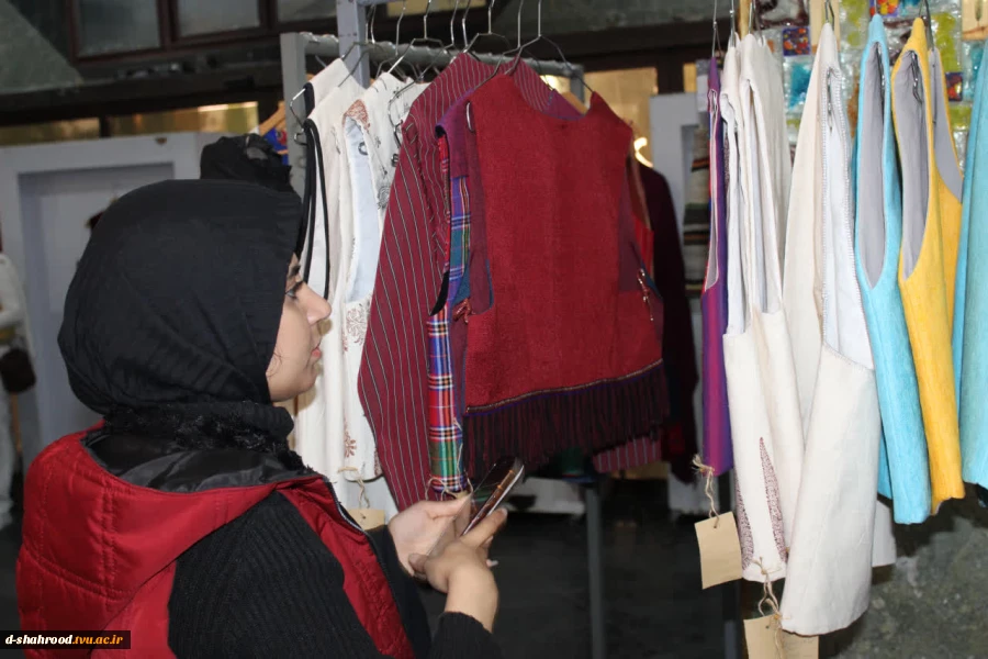 حضور دانشجویان دانشکده ملی مهارت دختران شاهرود در نخستین رویداد ملی «جلیقه ایرانی» 18