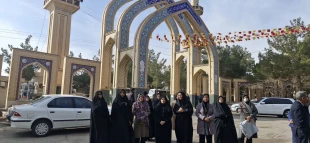 گلباران مزار شهدای شاهرود به مناسبت دهه مبارک فجر توسط دانشگاهیان دانشکده ملی مهارت دختران 5