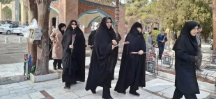گلباران مزار شهدای شاهرود به مناسبت دهه مبارک فجر توسط دانشگاهیان دانشکده ملی مهارت دختران 7