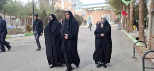 گلباران مزار شهدای شاهرود به مناسبت دهه مبارک فجر توسط دانشگاهیان دانشکده ملی مهارت دختران 9