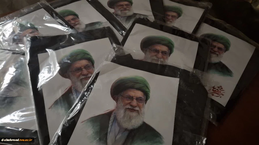 دوخت و پخش پارچه مشکی به همراه عکس رهبر شهیدمون 2