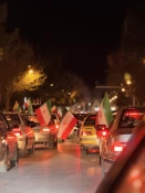 سایه بانی دارم که سه رنگ است و به آن میبالم 4