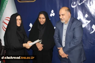 جلسه شورای اداری وتجلیل از همکاران در اغاز سال جدید  4