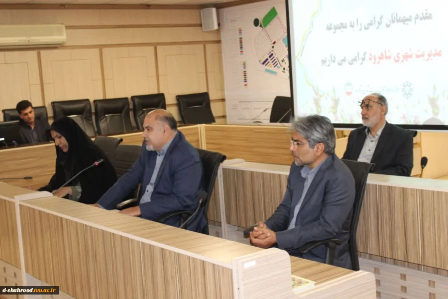 دیدار رئیس دانشگاه مملی مهارت استان سمنان با اعضای شورای اسلامی شهر شاهرودو تاکید بر ضرورت توسعه مهارت اموزی در دانشکده دختران 2