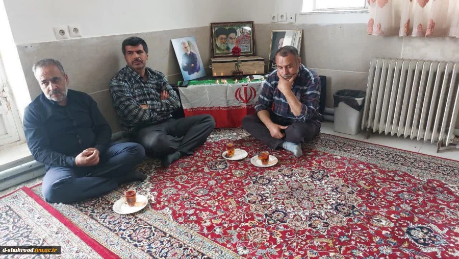 برگزاری مراسم دومین سالگرد بزرگداشت شهادت آیت‌الله دکتر سید ابراهیم رئیسی و شهدای خدمت در دانشکده ملی مهارت دختران شاهرود  3