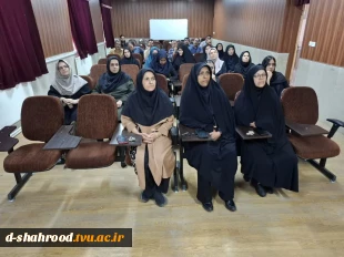  برگزاری دوره آموزشی ایمنی در برابر حوادث با همکاری سازمان آتش‌نشانی شهرستان شاهرود در دانشکده ملی مهارت دختران  دوره آموزشی ایمنی در برابر حوادث با همکاری سازمان آتش‌نشانی شهرستان شاهرود و با حضور دکتر مریم علی ئی رئیس دانشکده ملی مهارت دختران، جمعی از ک