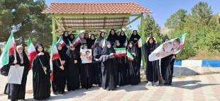 اهتزاز پرچم مقدس جمهوری اسلامی ایران همزمان با گرامیداشت هفته دفاع مقدس 5